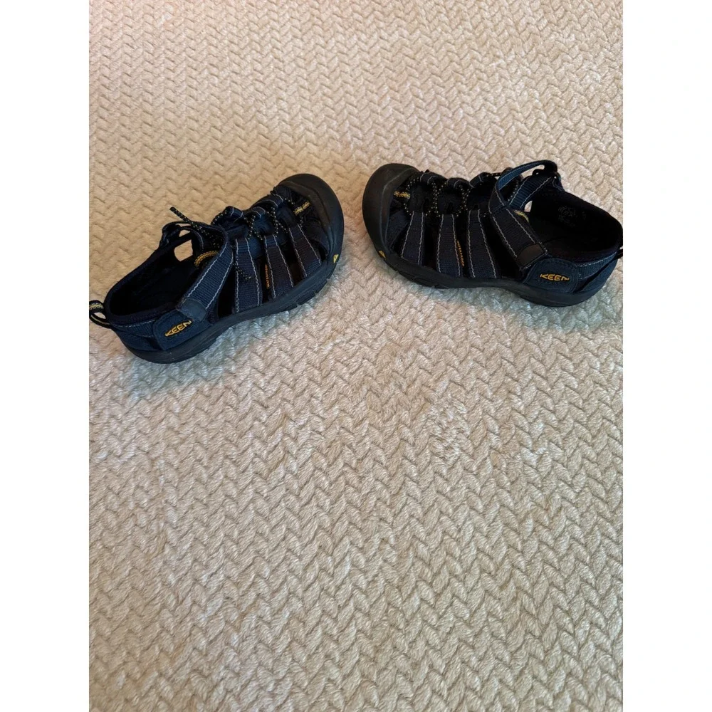 KEEN Newport H2 Kids Waterproof Sandals Black Yellow Size 1 US 13 UK 32 EU